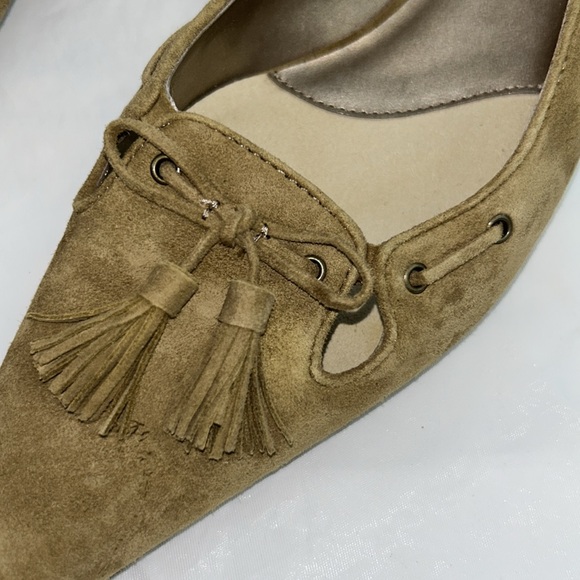 LIKE NEW AK Anne Klein Germaine Suede Slingback Tassel Heels - Picture 4 of 7